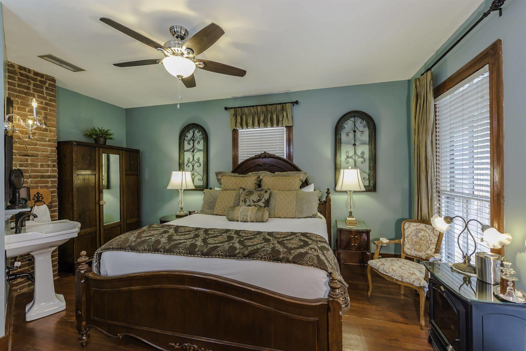 Carriage Way Inn Bed & Breakfast Adults Only - 21 Years Old And Up Сейнт-Огастін Екстер'єр фото